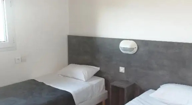 Двухместный номер Standard Cit'Hotel Saxotel Chalon-sur-Saône Nord