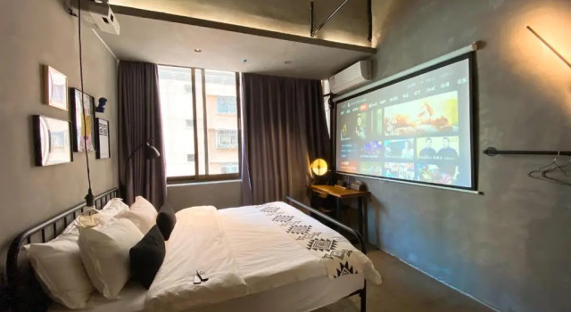 Номер Standard Black Gold Factory Boutique Design Hotel