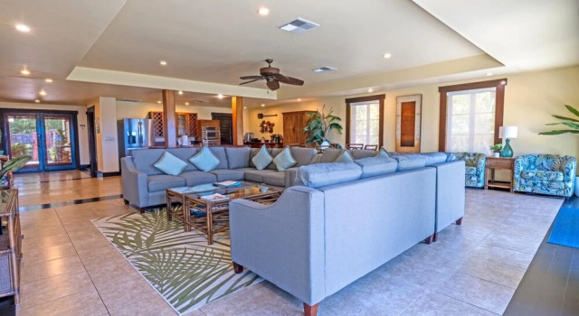 K B M Resorts- Hale-1470 Presidential 3bd, 3ba Beach-front Estate, A/c, Private Yard!, Забронировать Дом для отпуска Коттеджи Мауи, Коттедж