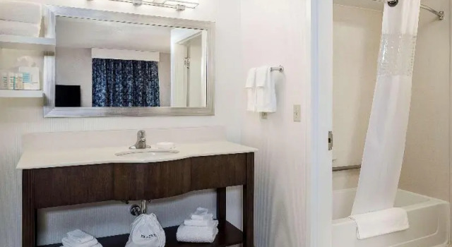 Четырёхместная студия Hampton Inn & Suites by Hilton Dartmouth - Halifax