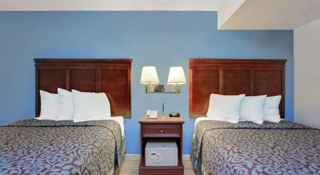 Четырёхместный номер Deluxe Days Inn Shrewsbury - Worcester