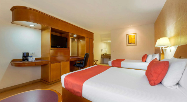 Четырёхместный номер Standard Comfort Inn Monterrey Norte