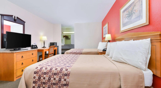 Четырёхместный номер Standard Americas Best Value Inn Goodlettsville Nashville N