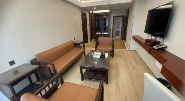 Люкс c 1 комнатой с видом на город Baohui Garden Hotel (Shenzhen Qianhai Yifang City Branch)