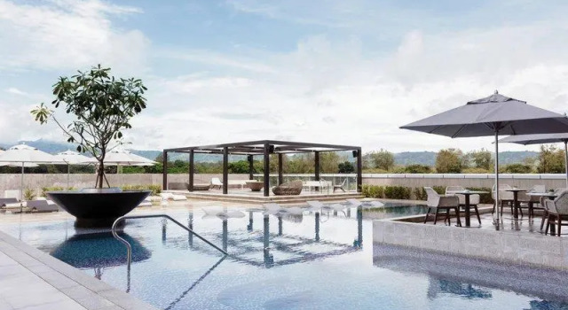 Номер Executive Clark Marriott Hotel