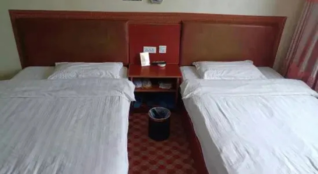 Fuyun Shunfa Hotel, Varaa Hotelli Fuyun County Xinjiang