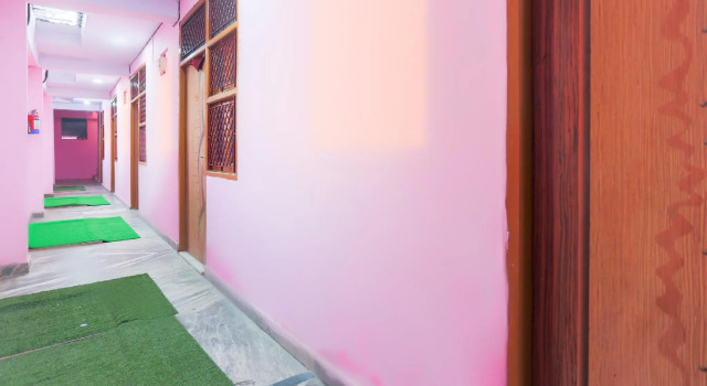 OYO 69757 Hotel Umang