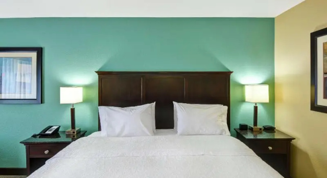 Номер Standard с балконом Hampton Inn Mobile/East Bay