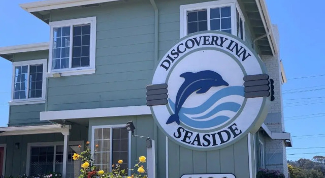 Четырёхместный номер Standard Discovery Inn Monterey Bay