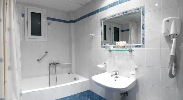 Двухместный номер Standard Alex Hotel