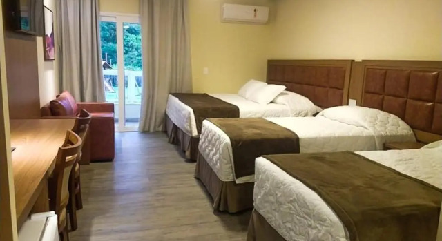 Четырёхместный номер Standard с балконом Itatiaia Resort & Eventos