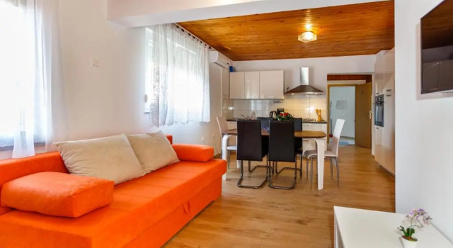 Apartmani M, Book Hotel Hotels in Kvarner Islands with a Pool, Swimming Pool