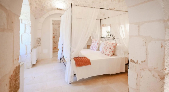 Trulli Eden 101 con Piscina Privata, Book Hotel Hotels in Murgia with Parking, Parking