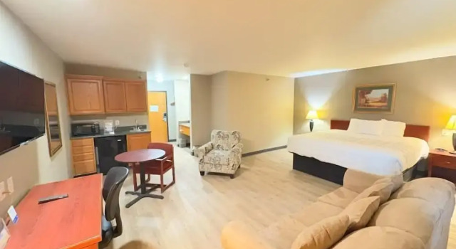 Deluxe Zimmer Larned Inn & Suites