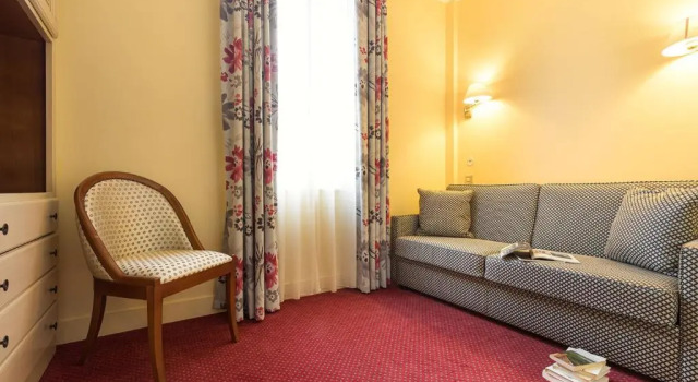 Трёхместный номер Superior Hôtel Spa Thermalia