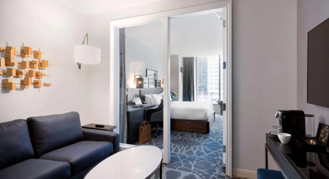 Двухместный люкс Vista LondonHouse Chicago, Curio Collection by Hilton