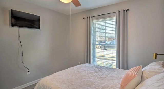 Коттедж с 3 комнатами Updated Baton Rouge Home with Grill about 10 Mi to Dtwn