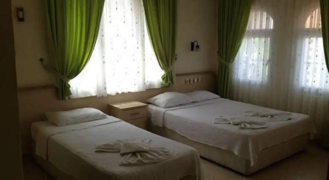 Трёхместный номер Standard с балконом Besik Hotel