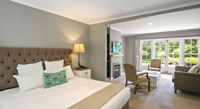 Parklands Country Gardens & Lodges Blue Mountains, Забронировать Отель Блэкхит Голубые горы, рядом с Поле для гольфа Blackheath
