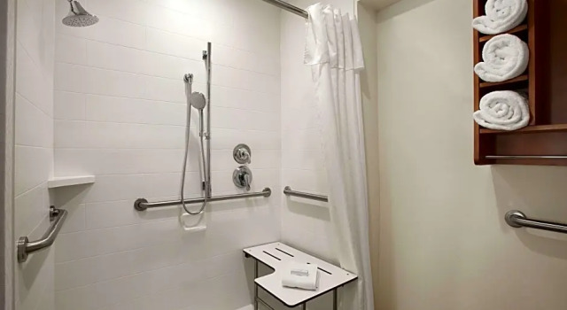 Двухместный номер Standard с видом на внутренний двор Homewood Suites by Hilton Kansas City Airport