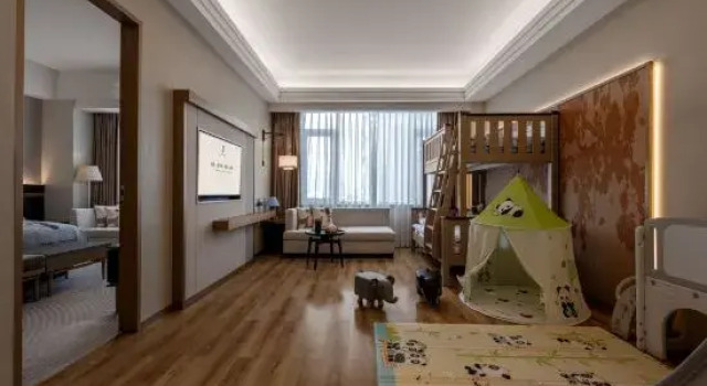 Семейный люкс Rainbird Hotel