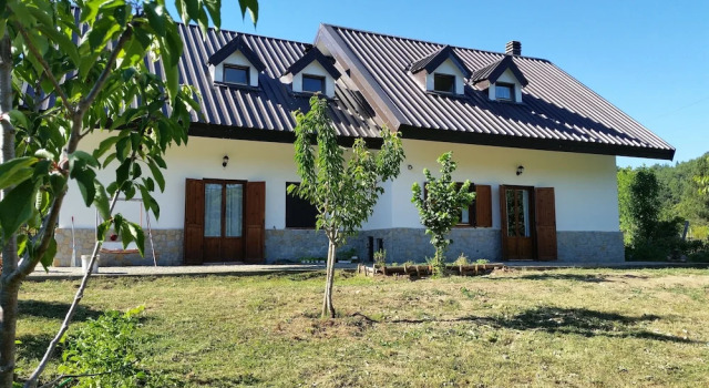 Le Villette in Sila - Lago Ampollino, Varaa Hotelli Sila National Park Calabria