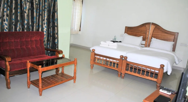 Newton Neelakanta Boutique – Kovalam, Забронировать Бутик-отель Отели Ковалам с бассейном, рядом с Отель Bethsaida Hermitage, Бассейн