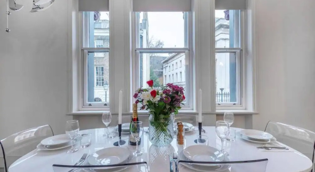 Stunning Apartment Opposite The British Museum, Забронировать Апартаменты/квартира Лондон Большой Лондон, рядом с Королевский колледж Лондона