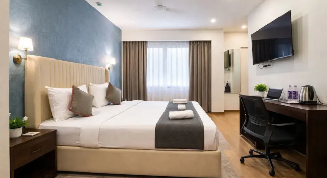 Номер Luxury Turquoise Kharadi A Business Hotel