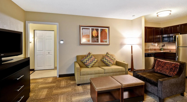 Двухместный номер Standard с 2 комнатами Staybridge Suites Grand Rapids-Kentwood by IHG