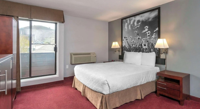 Люкс Quality Inn & Suites