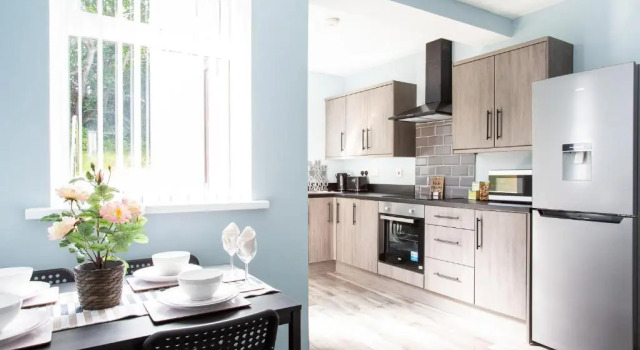 Коттедж Fully refurbished North Belfast Home 3