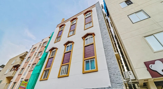 Oyo Home 39445 Cozy Stay Fortis Hospital