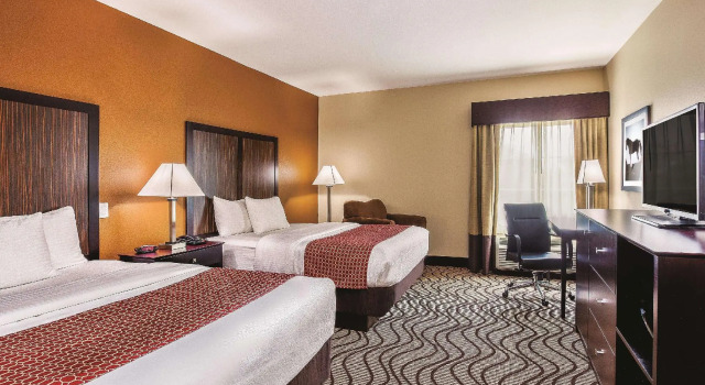 Четырёхместный номер Standard La Quinta Inn and Suites Cotulla
