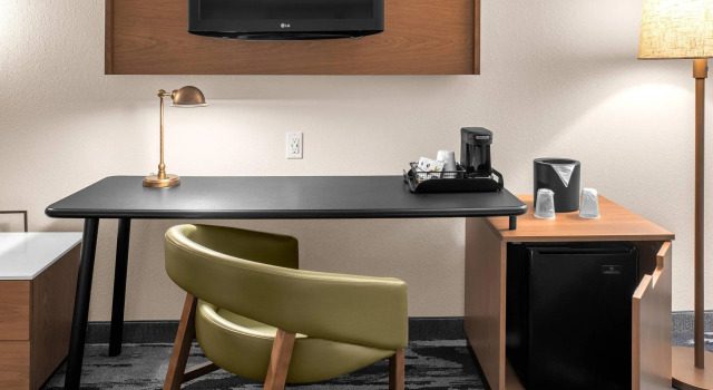 Четырёхместный номер Standard Fairfield by Marriott Inn & Suites Columbus Hilliard