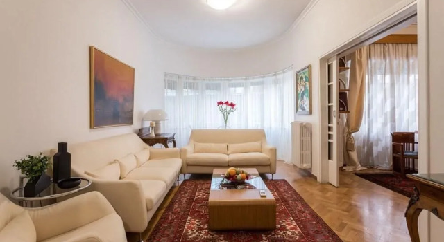 Elegant & Spacious 2bdr Flat