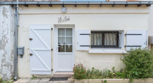Charmante petite maison à 50m de la plage