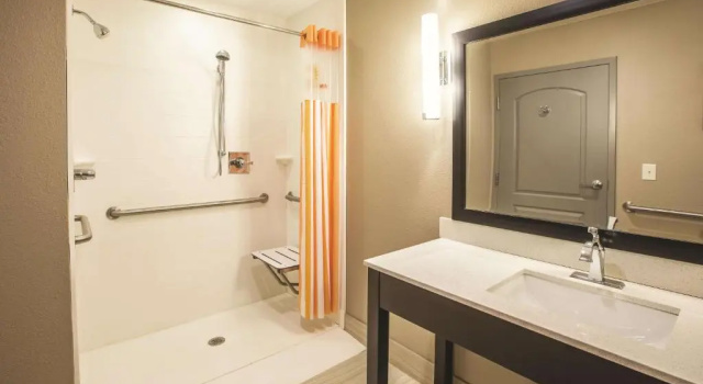 Номер Standard La Quinta by Wyndham Hattiesburg - I-59