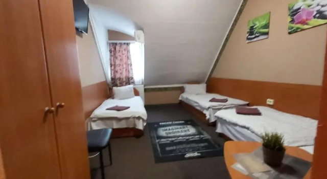 Romantik Étterem - Panzió, Rezervovat Hotel Tatabánya 
