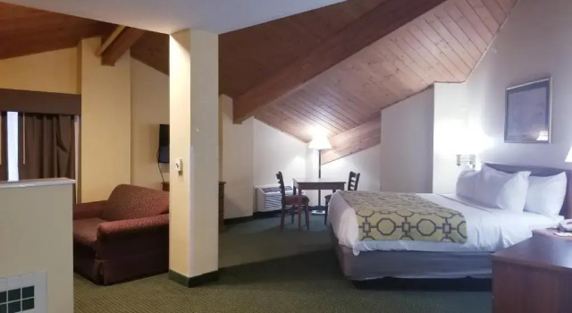 Номер Standard с балконом Sleep Inn & Suites - Oxford - University Area