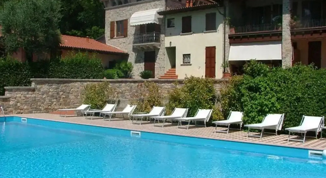 Lovely Flat With Shared Pool and Amazing Lake View