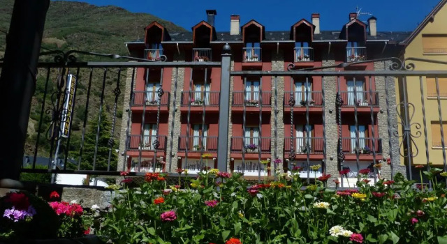 Hotel Vall d´Aneu, Забронировать Отель Эстерри-д'Анеу Pallars Sobirà, рядом с Экомузей в долине Анеу