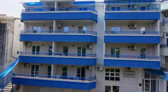 Blue Palace, Забронировать Отель Отели Бечичи 3 звезды, 3*