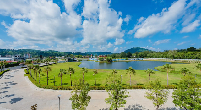 Phuket Fortune Airport Hotel, Забронировать Отель Най-Янг-Бич остров Пхукет
