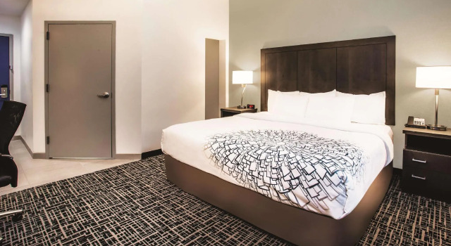 Двухместный номер Standard La Quinta by Wyndham Inner Harbor Downtown