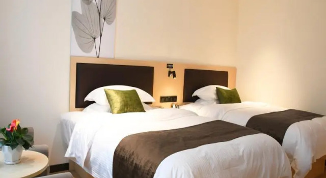 Greentree Inn Nanning Xiufeng Road Metro Station B, Rezerwuj Hotel Hotele w Nanning z parkingiem, Parking