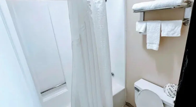 Номер Comfort Relax Inn Henryetta