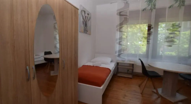 Апартаменты с 3 комнатами AB Apartment 82