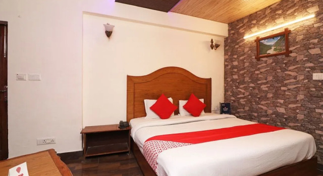 OYO 19947 Akanksha Anand Plaza, Rezervovat Hotel Mussoorie Uttarakhand