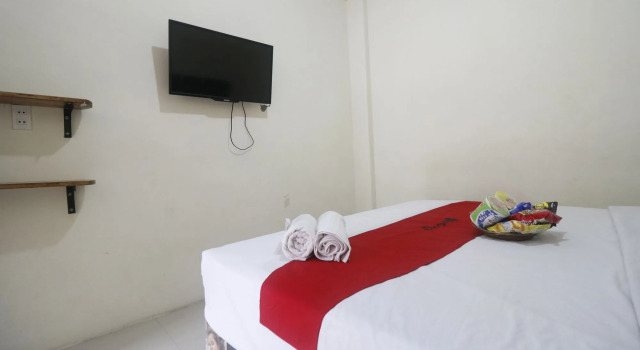 RedDoorz near Plaza Medan Fair, Rezerwuj Hotel Medan Sumatra